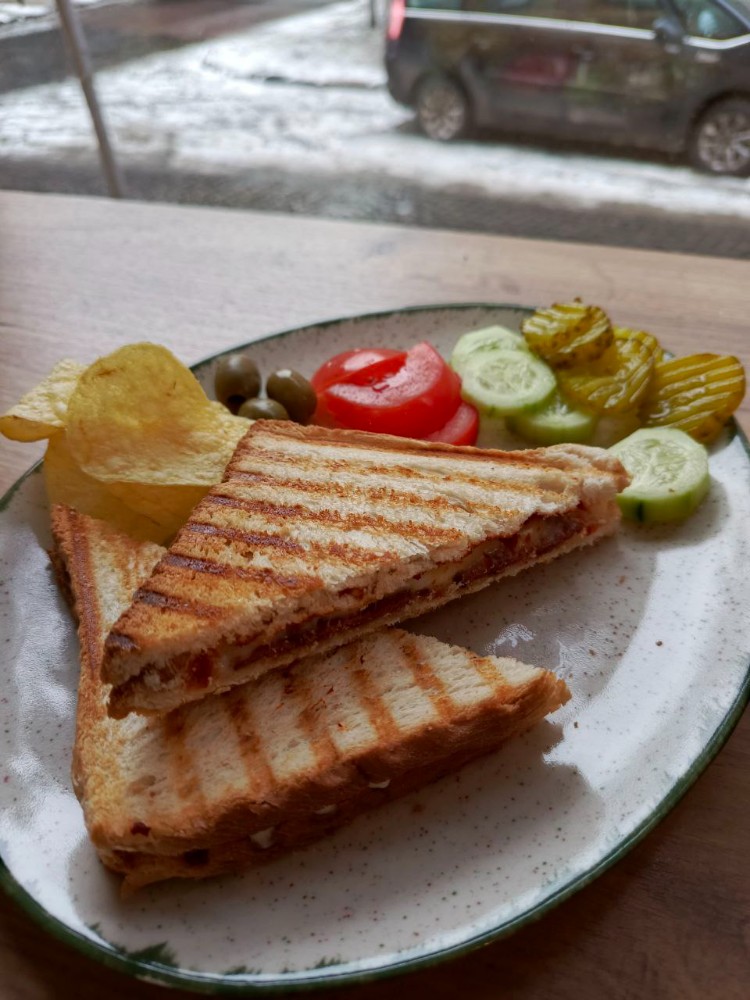 Тост сулугуні й моцарелла - Cheese toast