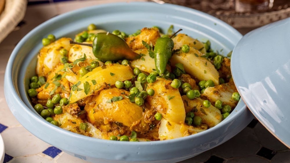 Chiken Tajine with Lemon & Olives Vegetables