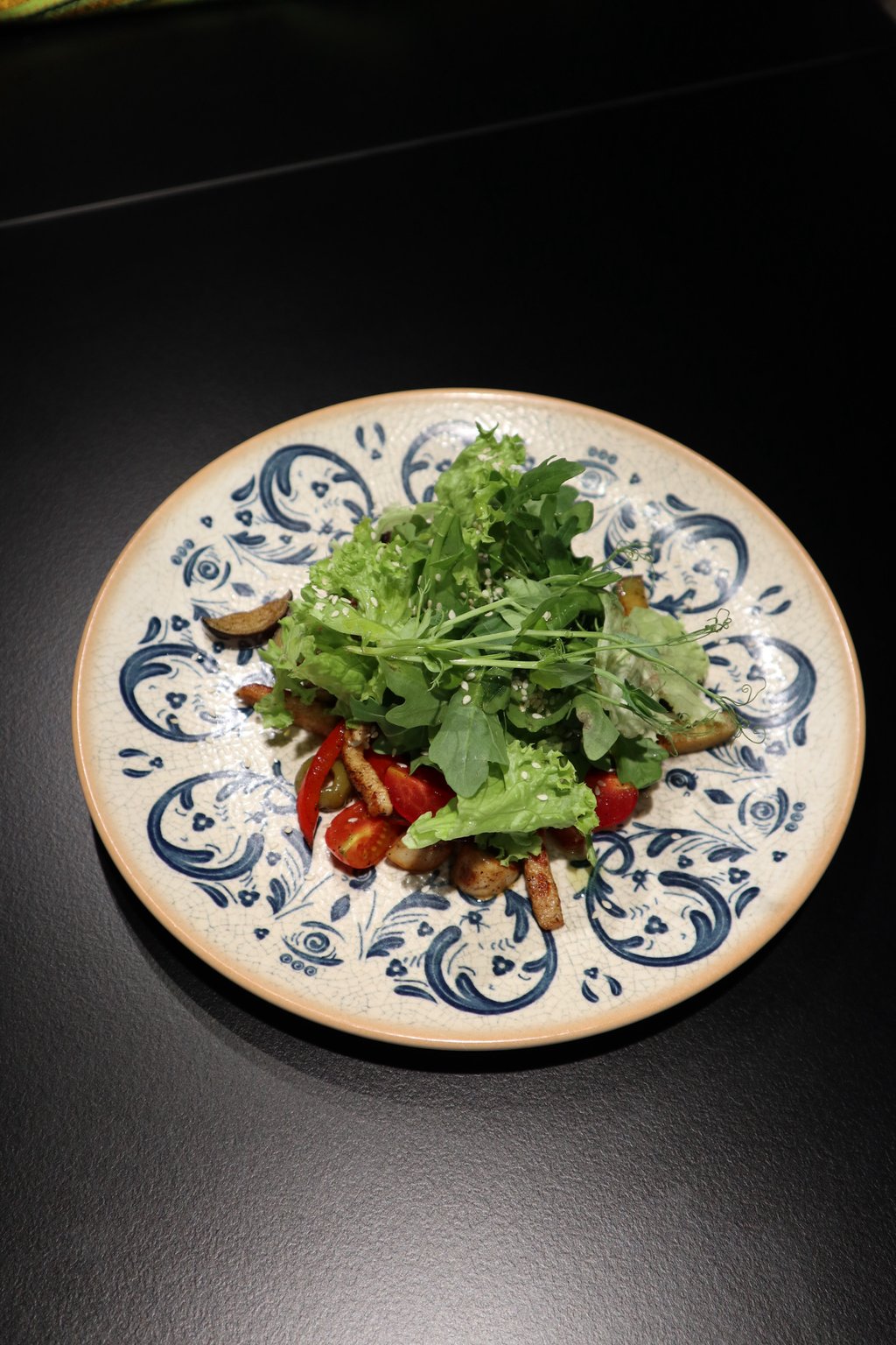 Теплий салат з куркою (200г)