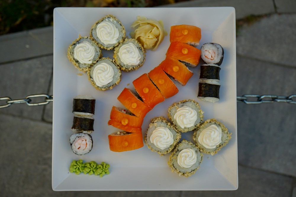 Комбо Сет  (Червоний дракон, макі з креветкою, зефірка з лососем)