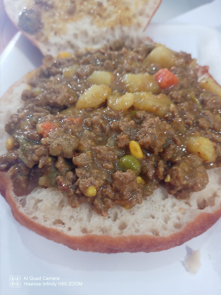 Vetkoek & Curry Mince