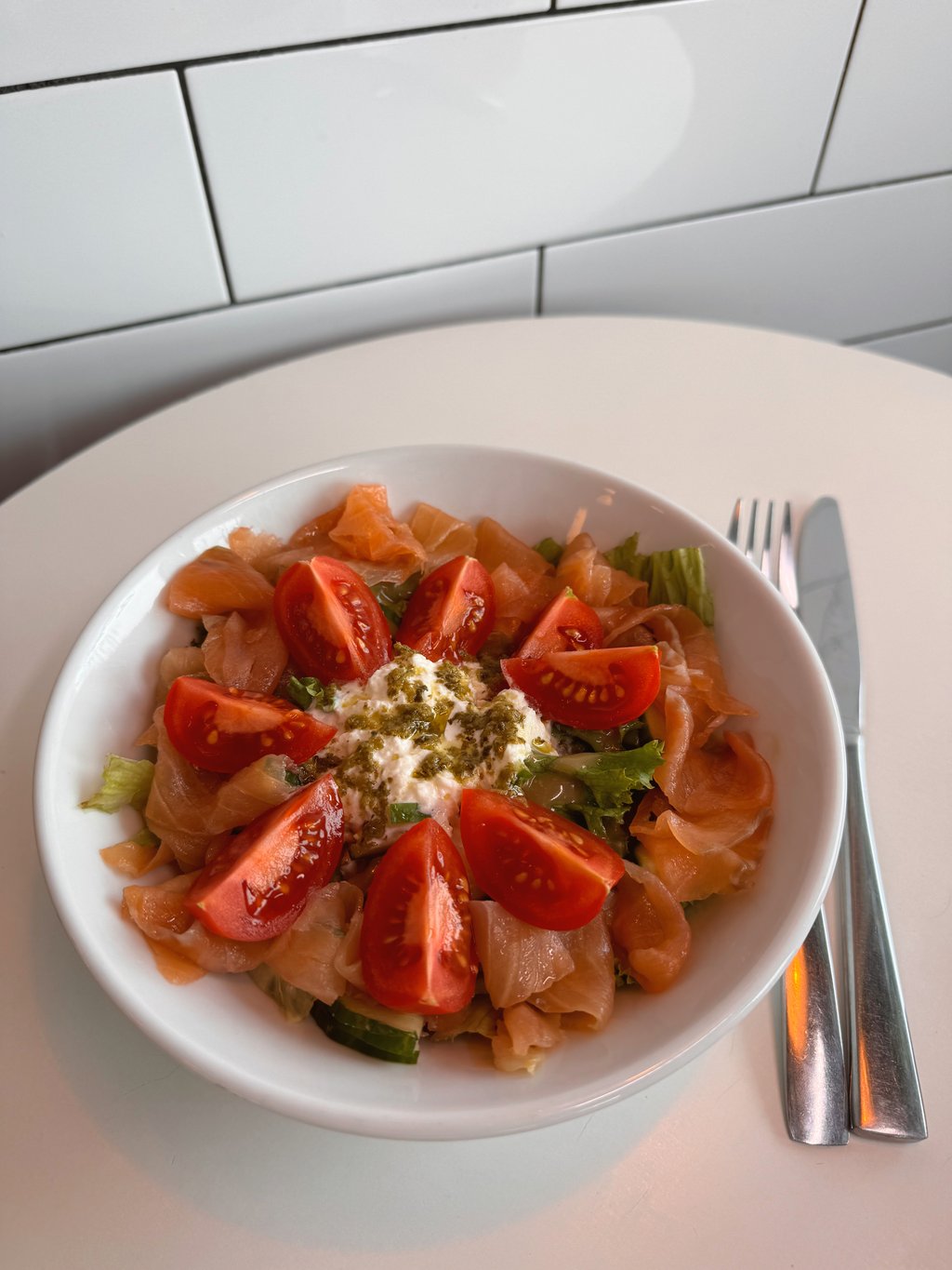 Салат з лососем (250г)