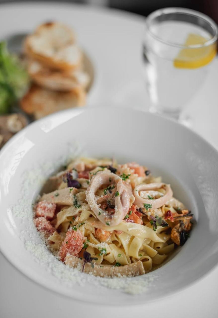 Паста з морепродуктами (300г)