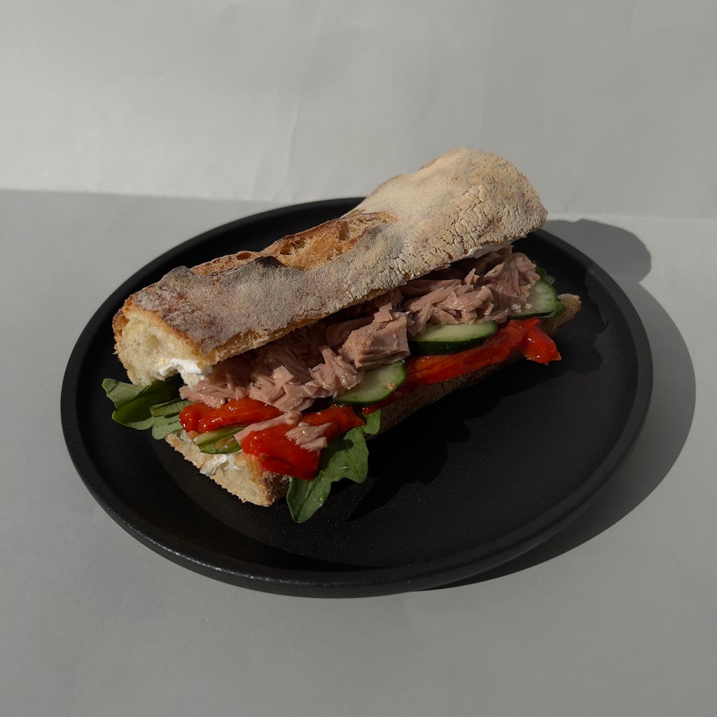 sandwich with tuna