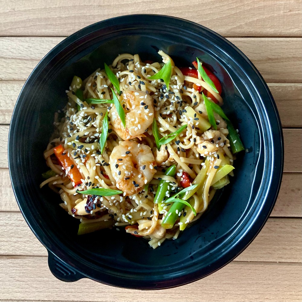 Локшина WOK з креветками та куркою