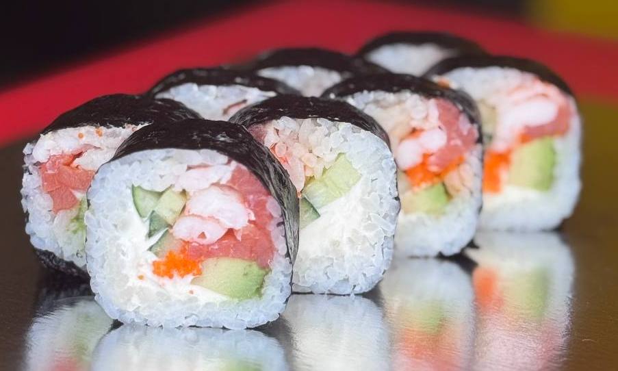 Футомакi з слабосоленим лососем та креветкою