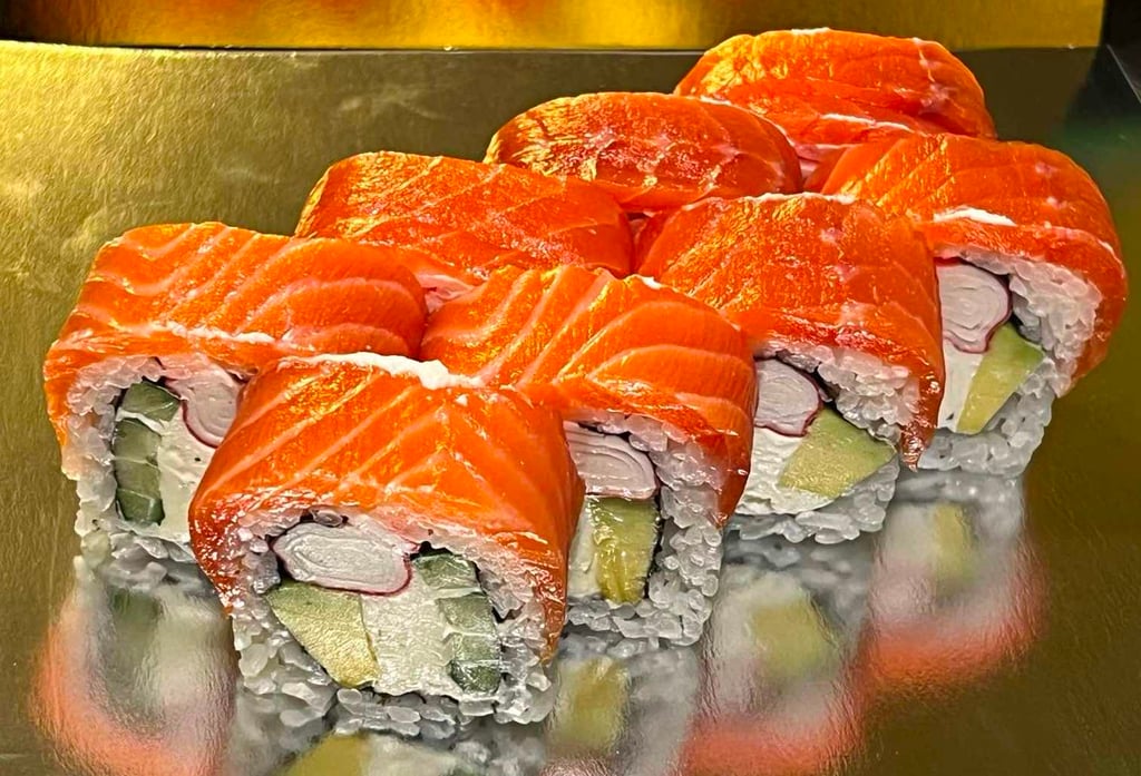 Філадельфія зі сніжним крабом та лососем