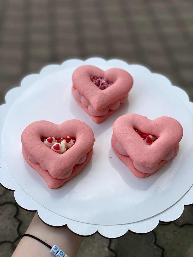 Макарон серце велике