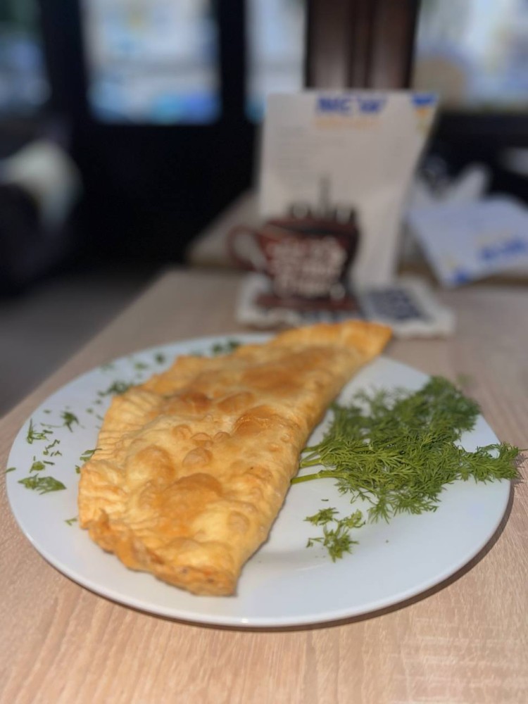 Чебурек з сиром