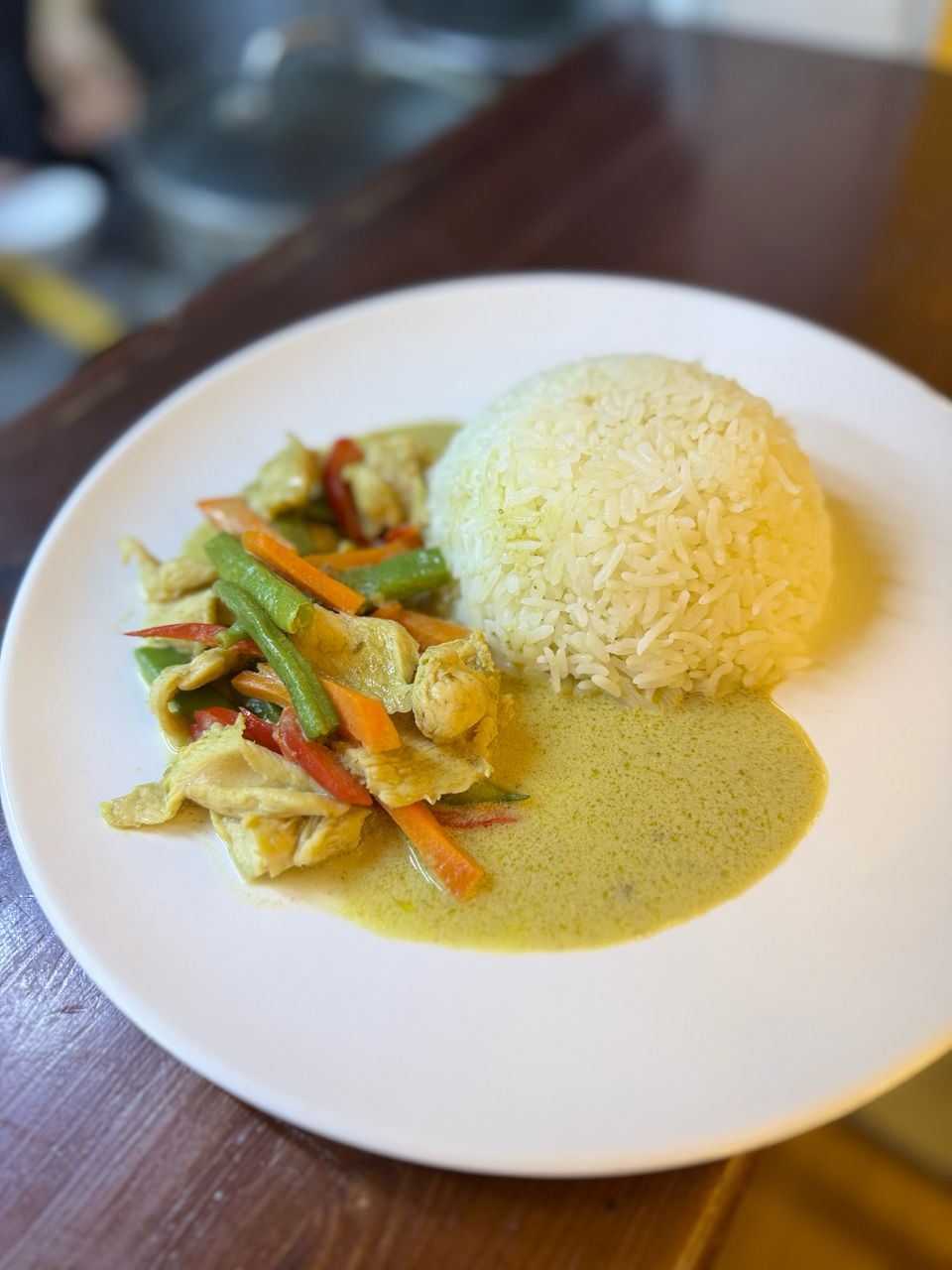 06 Курица с зеленым соусом карри / Сhicken with green curry sauce