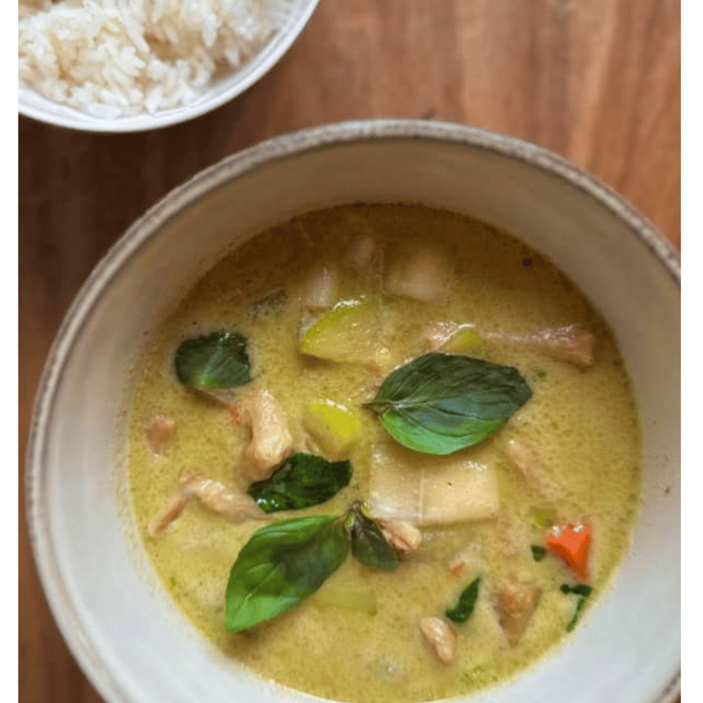 Веганский зелёный карри / Green curry with vegan meat