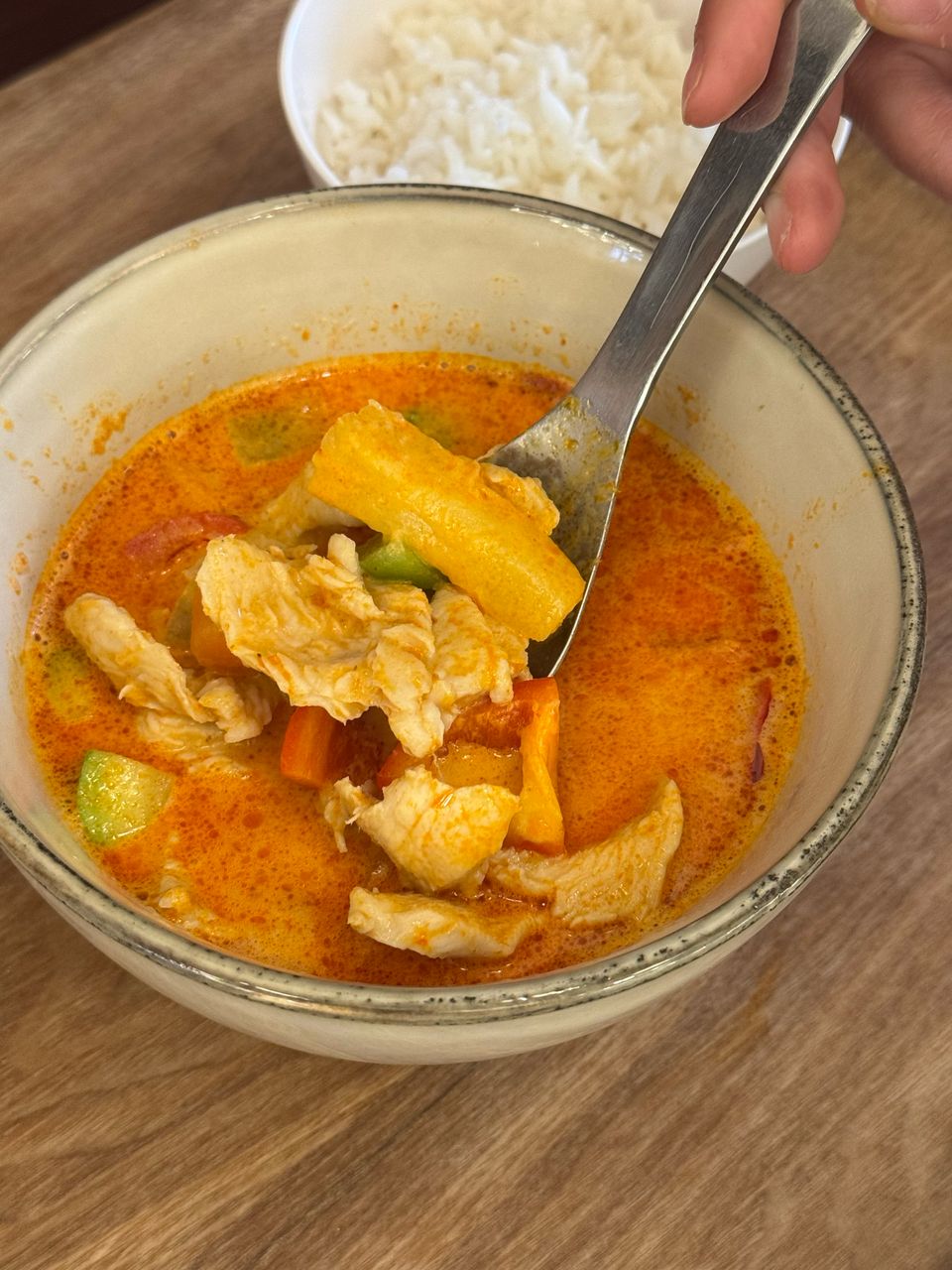 Красный карри с ананасом и курицей / Red curry with pineapple and chicken
