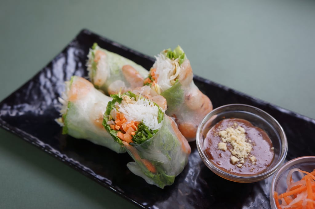Роллы с креветками (Гой Куан) / Fresh rolls with shrimps (Goi Guan)