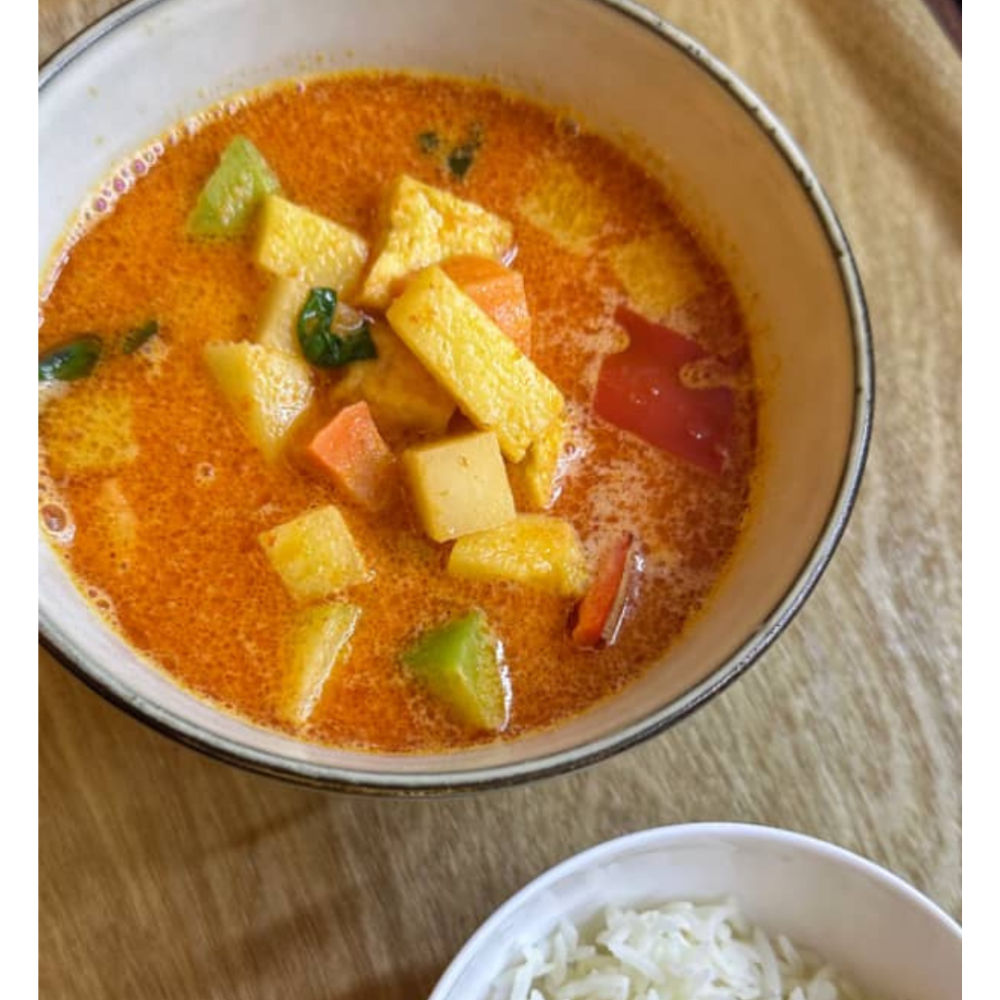 Веганский красный карри / Red curry with vegan meat