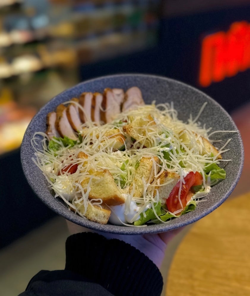 Салат Цезар з куркою