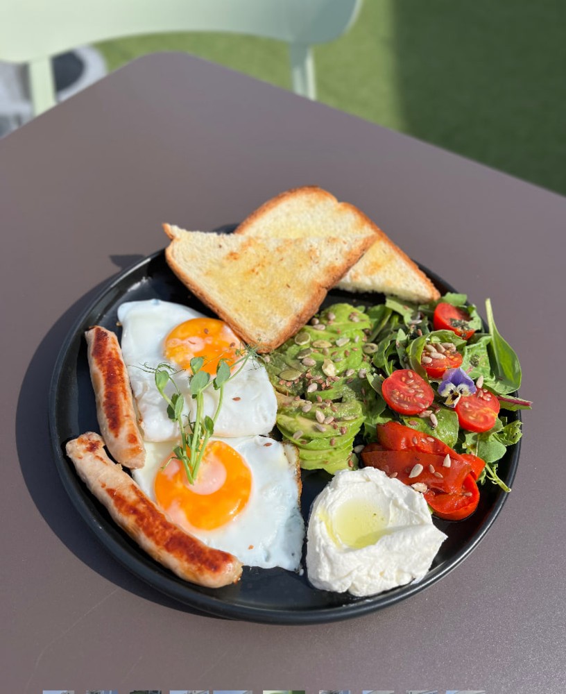 Сніданок від Sunset Cafe 