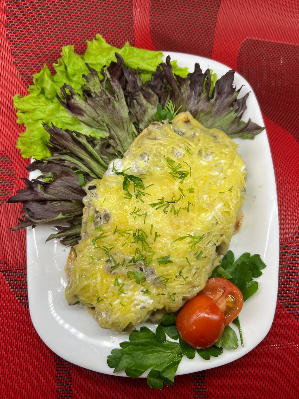 Куряче фiле пiд соусом Жульен