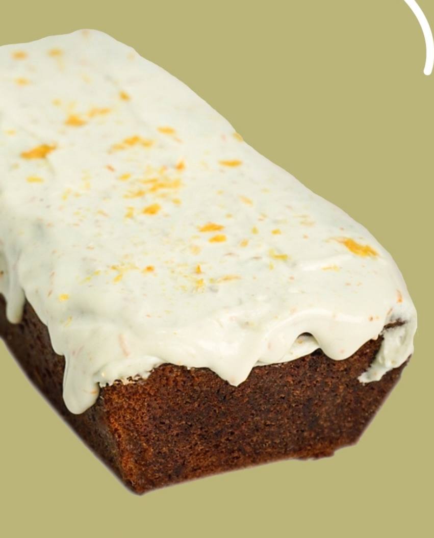 Цілий морквяний кекс