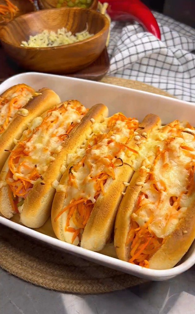 Хот-дог запечений з сиром