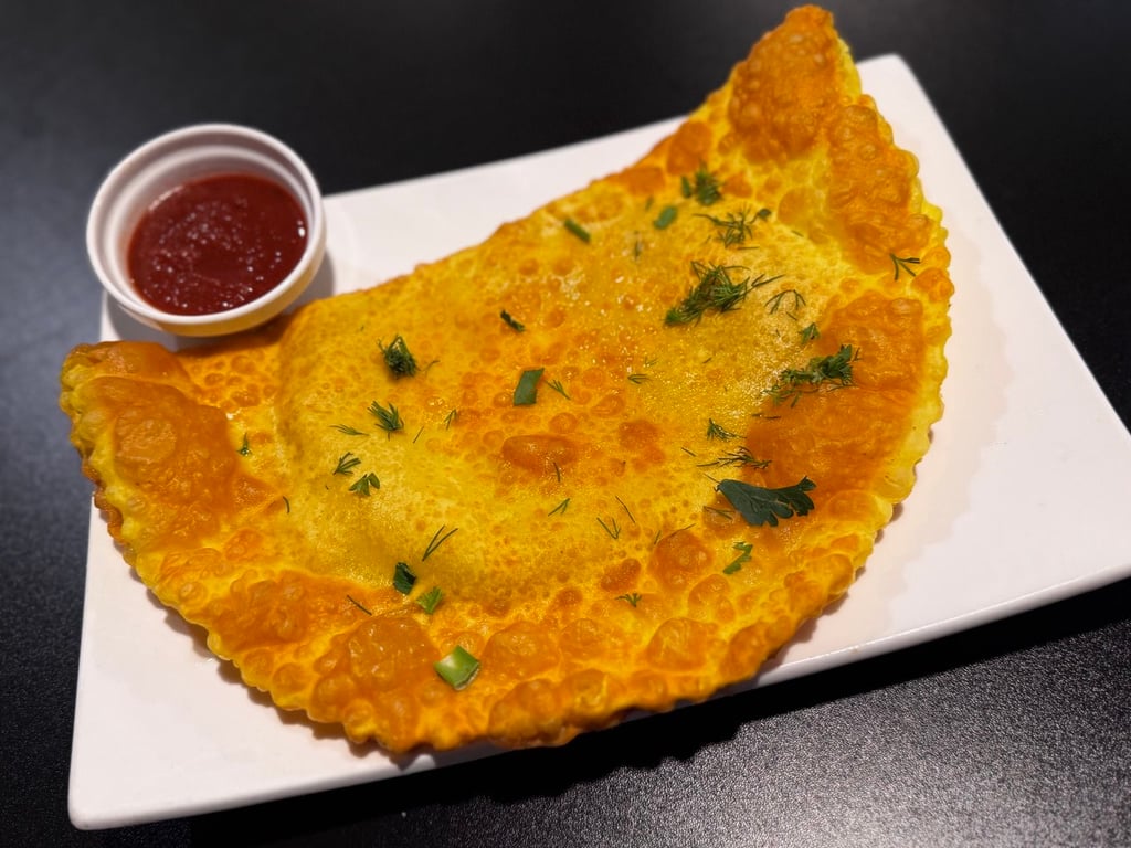 Чебурек фірмовий "Навруз"