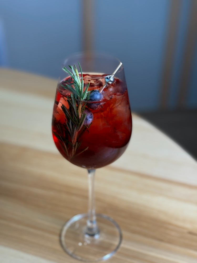 Cassis Spritz