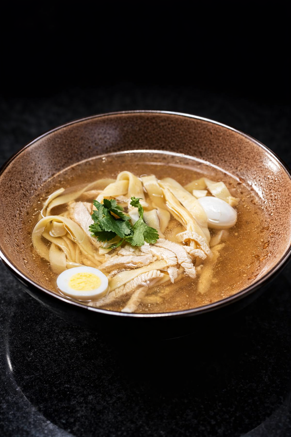 Курячий бульйо́н з куркою