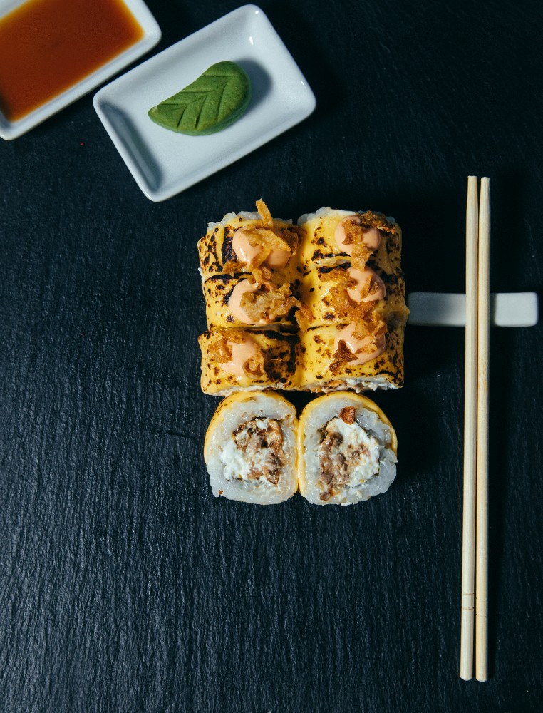 Чіз рол з грильованим Лососем Болт