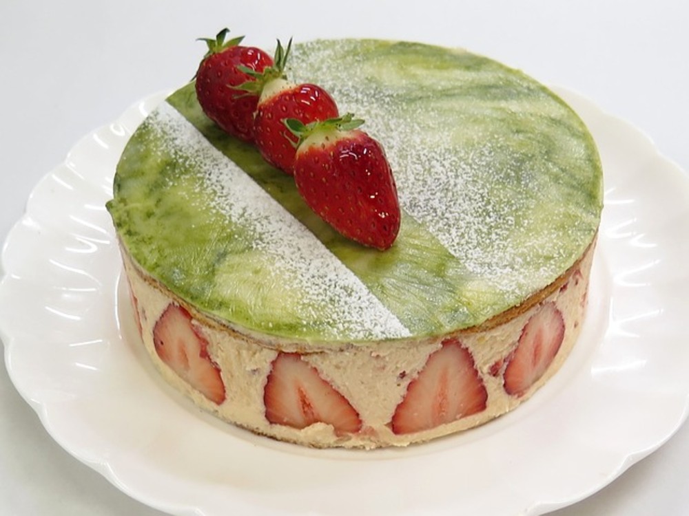 Pinky Matcha Latte