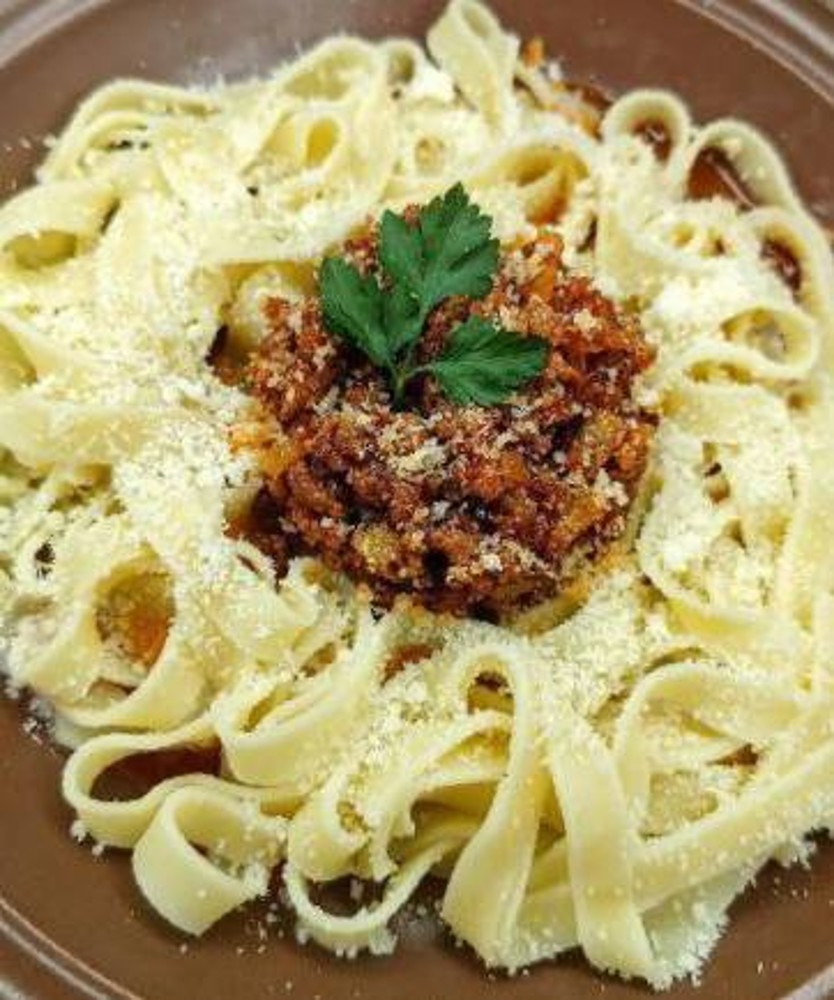 Mac&Cheese з соусом болоньєзе
