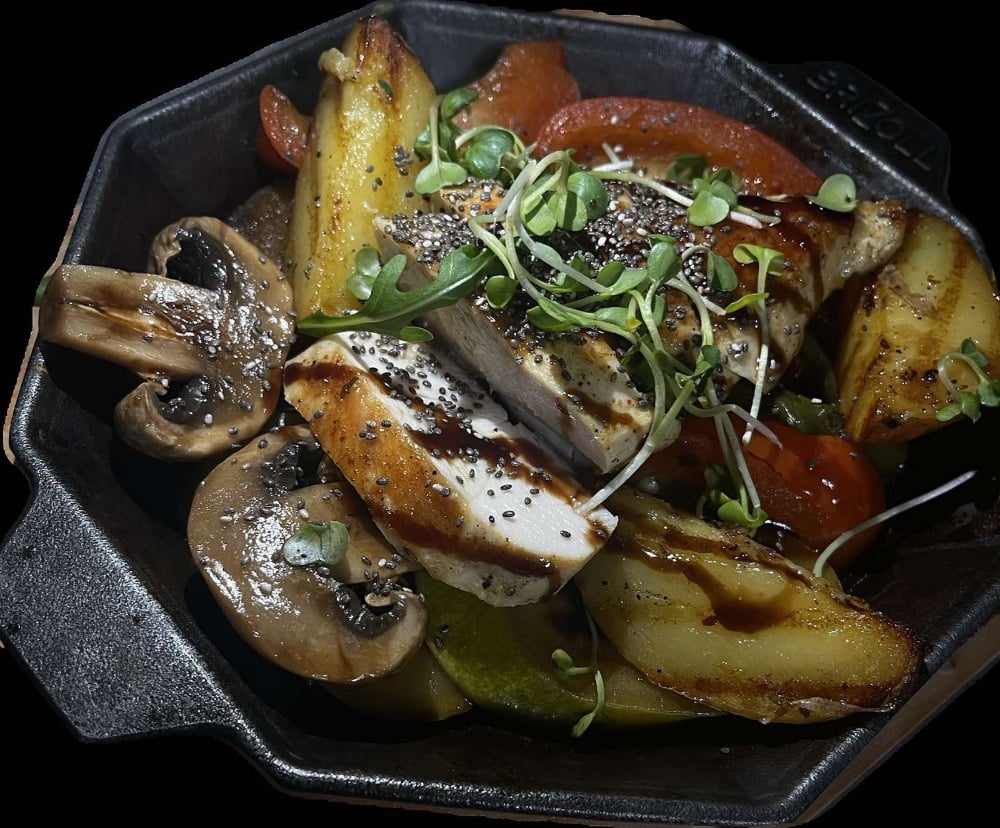 Пательня з куркою та овочами (400г)
