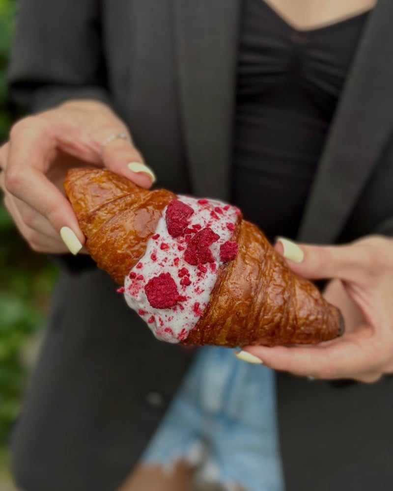 Круасан Малина та Лічі