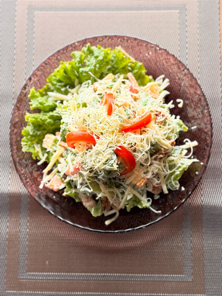 Sezar salatı