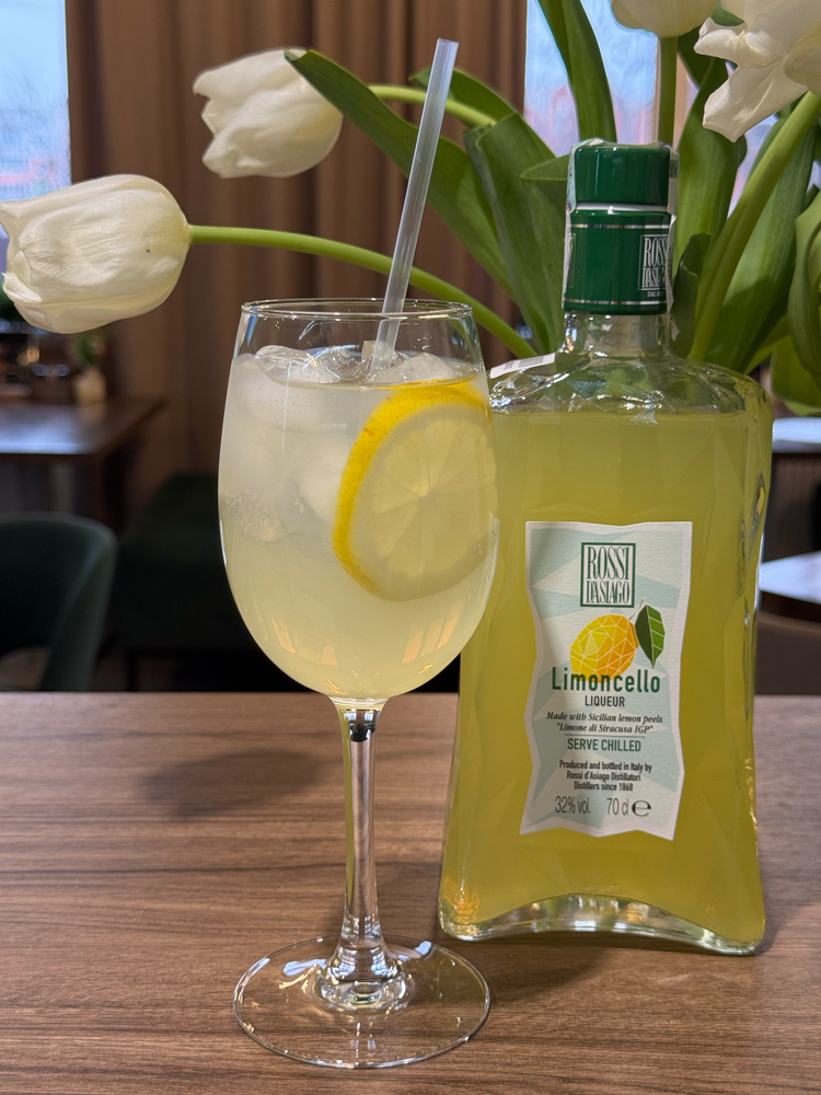 Коктейль Лимончелло Шприц