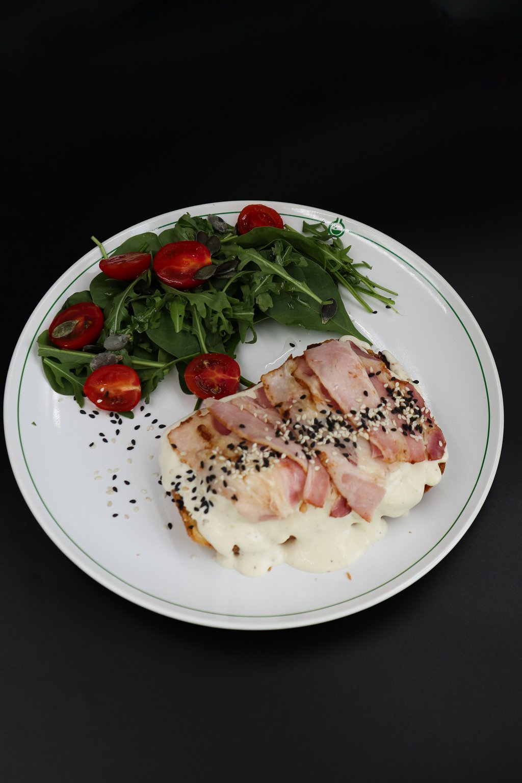 Яйця пашот з беконом (300г)