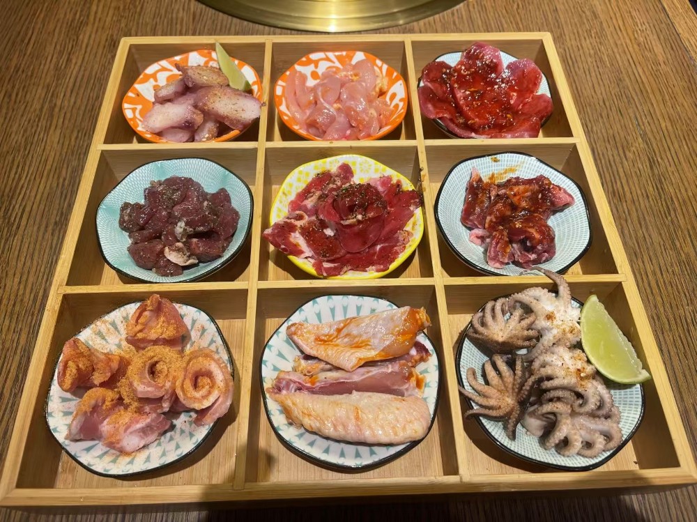 140. М'ясний сет ⏰⏰/ 烤肉＂九宫格＂/ Meat set