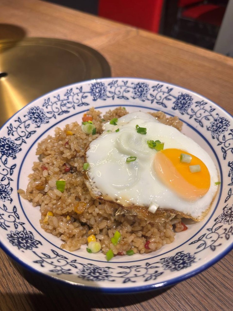 69. Гарячий рис / 酱油炒饭 / Friend rice in soy sauce