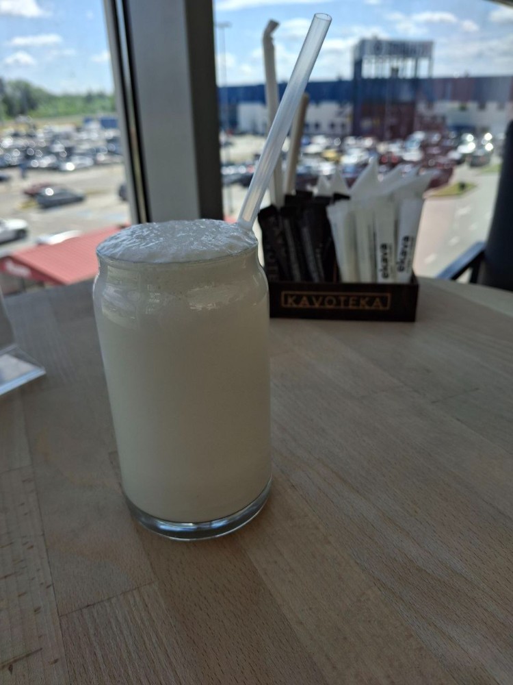 Banana milkshake