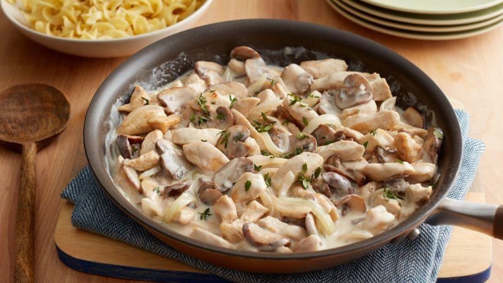 Toyuq stroganoff