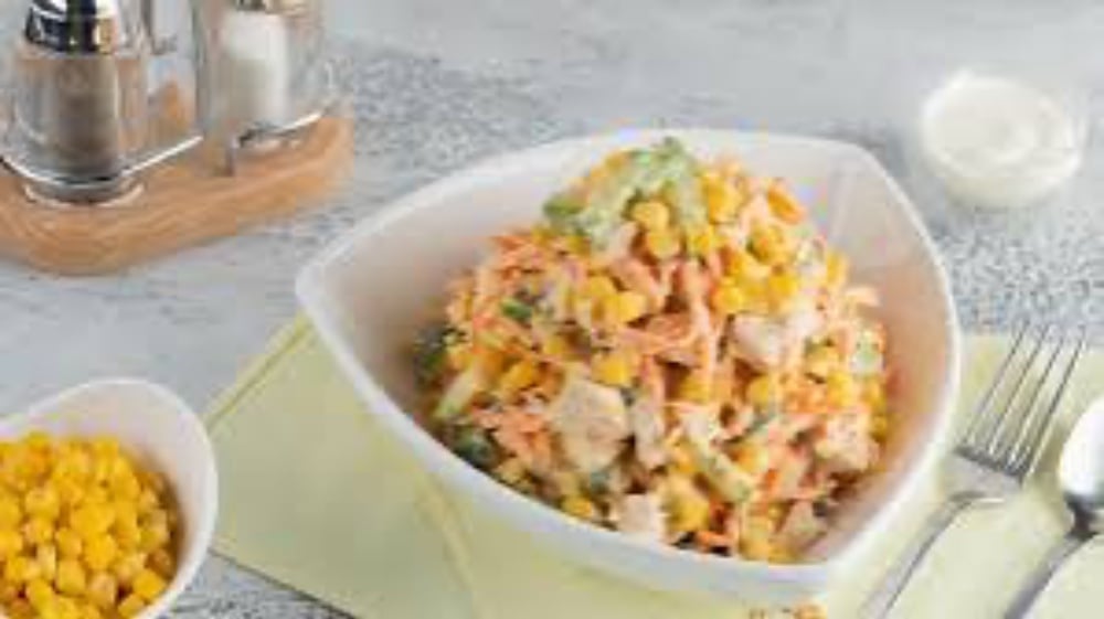 Toyuq salatı