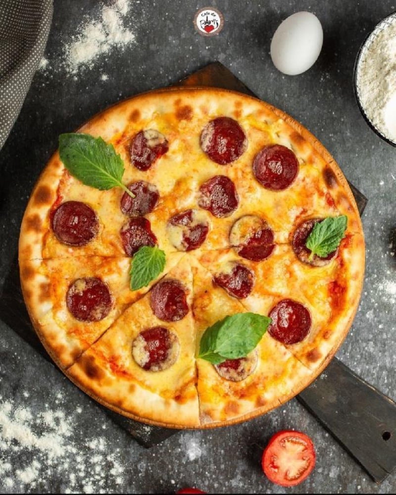 Pizza sucuklu
