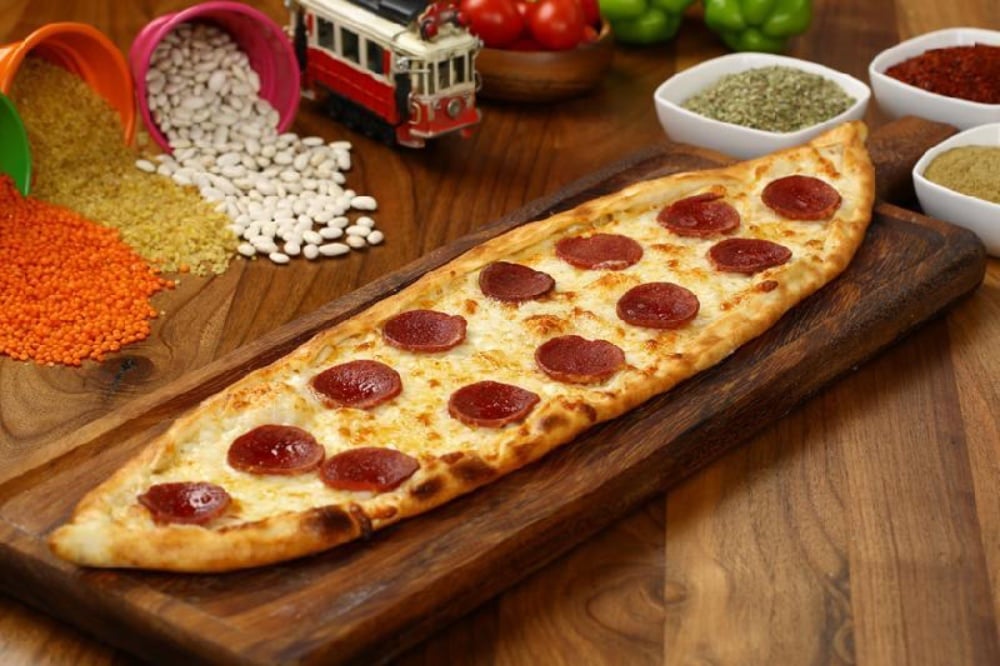 Pide sucuklu