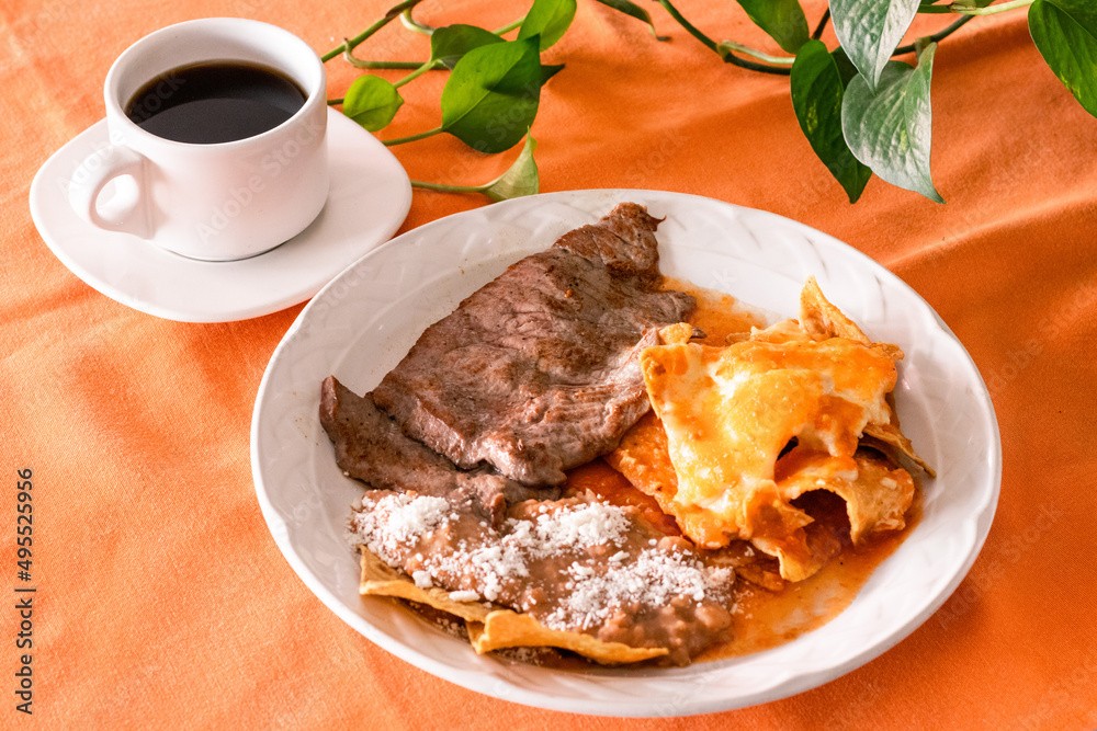 Chilaquiles con Bistec
