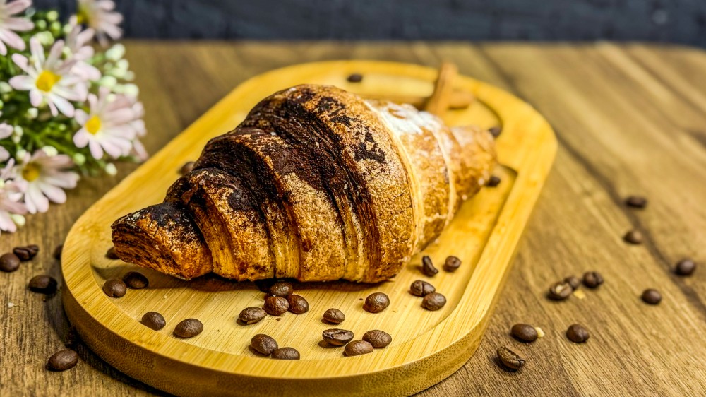 Круассан с шоколадом|Croissant with chocolate
