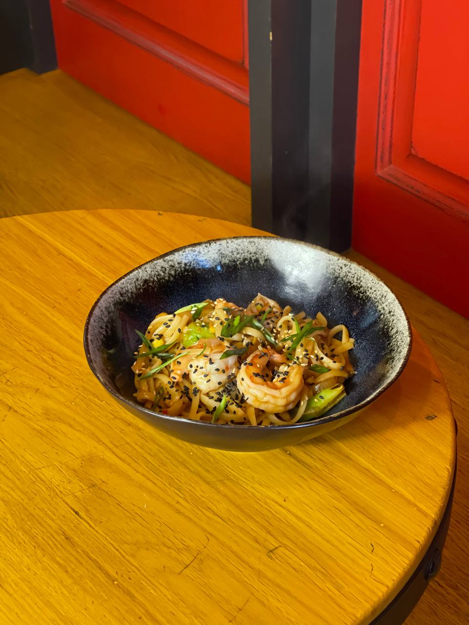 Локшина WOK з креветками (300г)