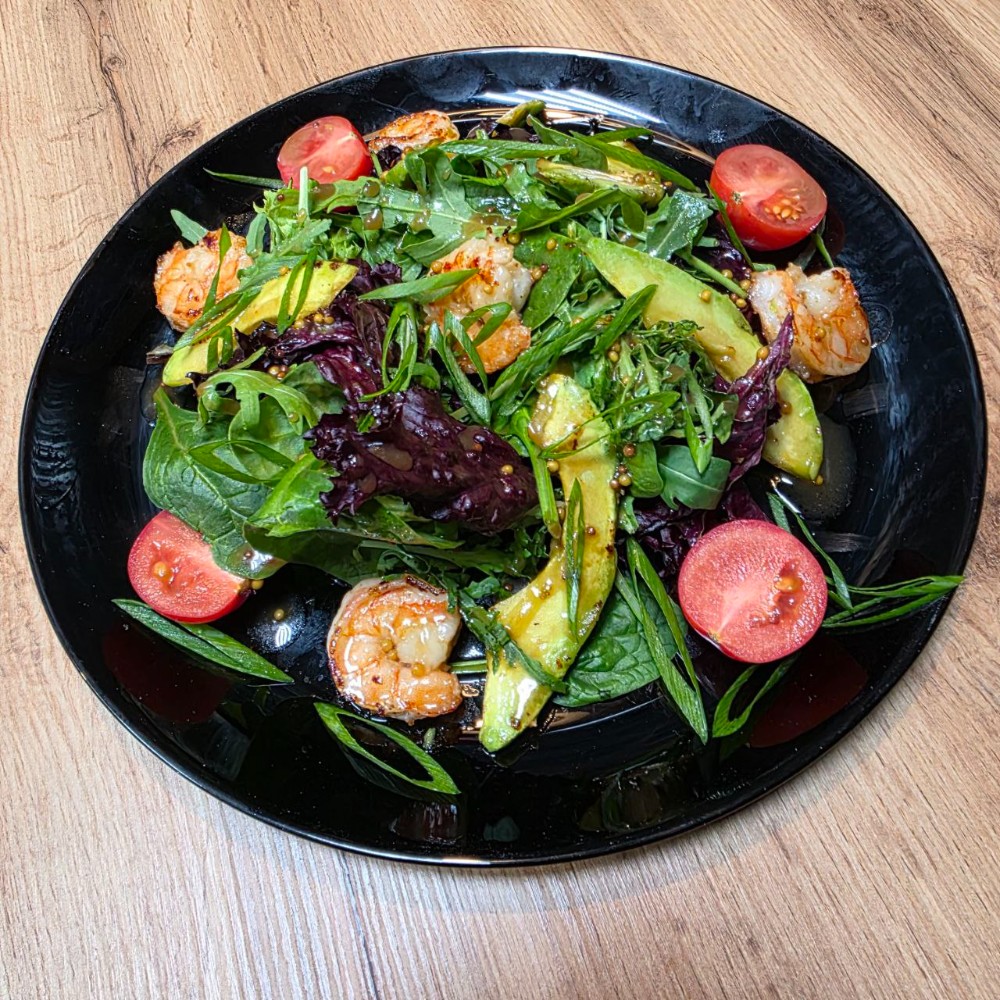 Салат з креветкою та авокадо