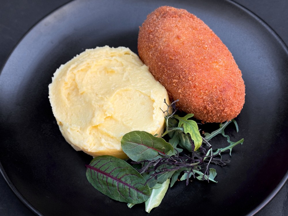 Котлета по-Київськи з картопляним пюре