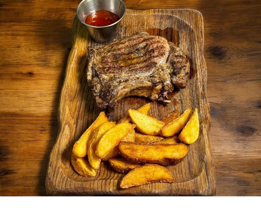 Стейк з телятини з картоплею по-креольски