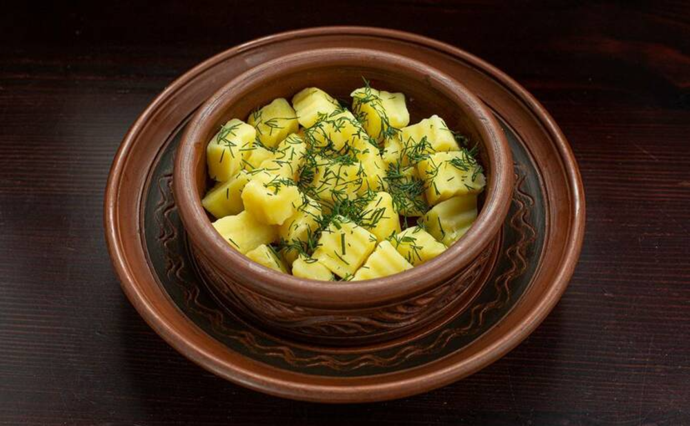 Картопля відварна шматочками