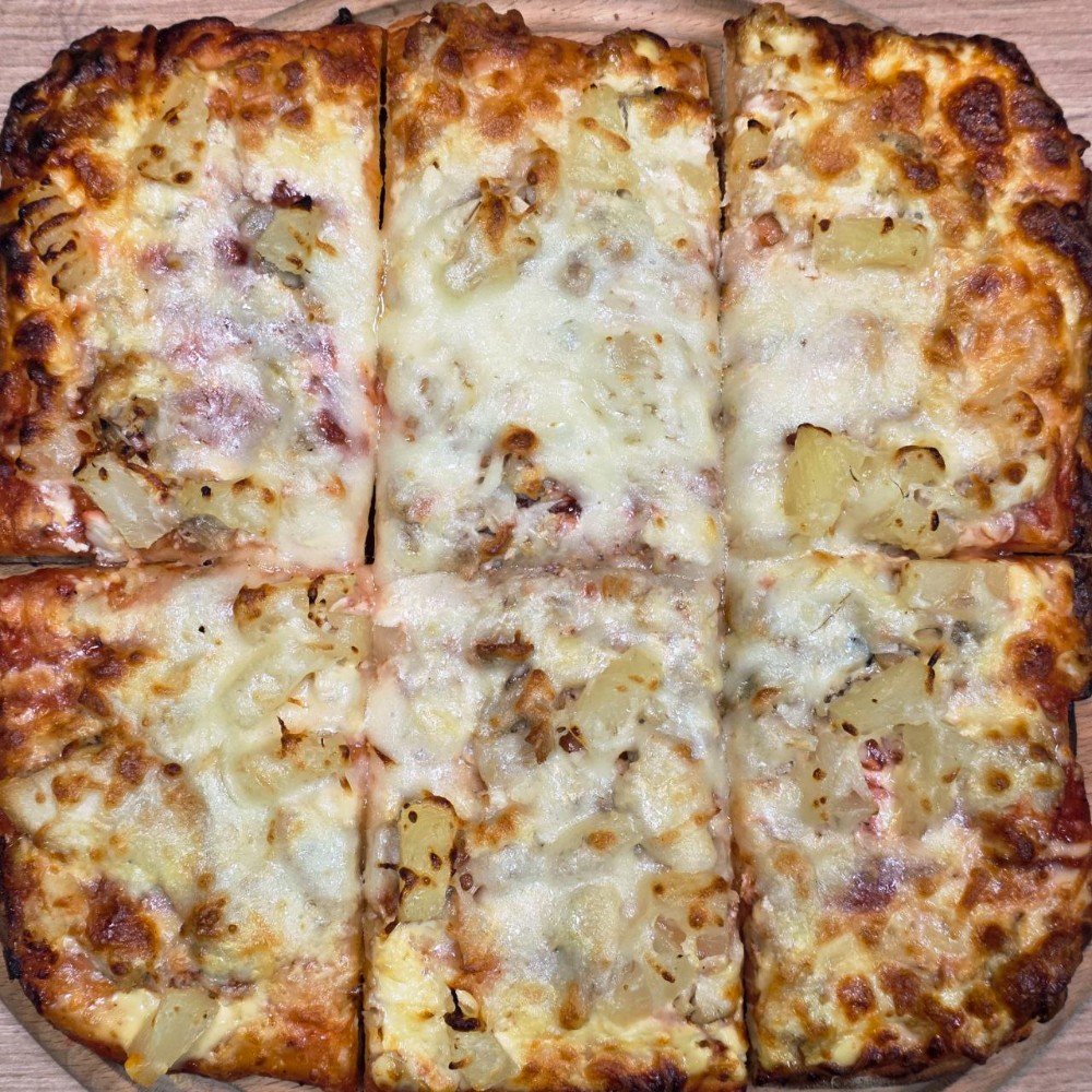 Піца Курка з ананасами