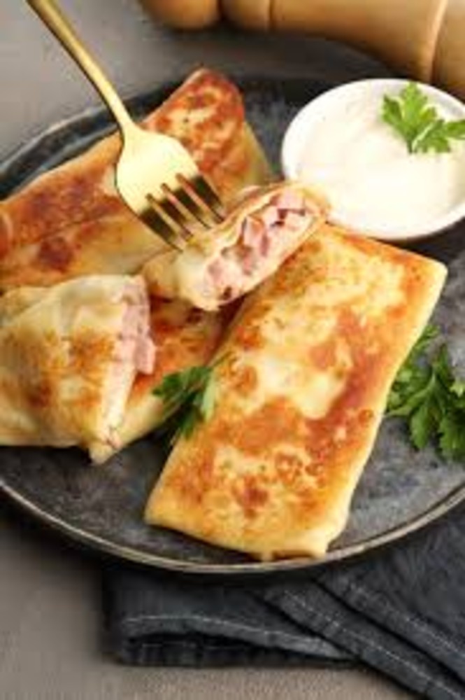 Млинці з шинкою та сиром моцарела